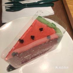 吃瓜美欢小蛋糕,甜蜜滋味，尽享悠闲时光