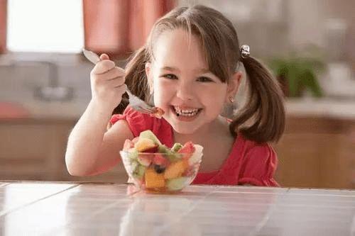 校园女配吃瓜,校园女配的瓜田奇遇记