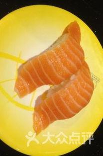 广州体育西吃瓜,街头吃瓜，品味都市生活百态