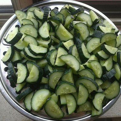 吃咸瓜的好处,咸瓜带来的多重益处揭秘